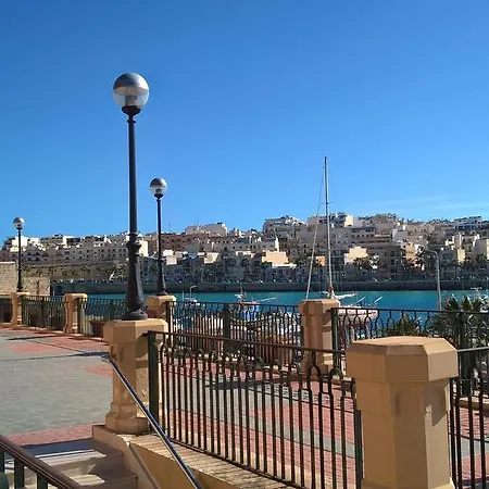 Ta' Monita Apartment Apartman *
